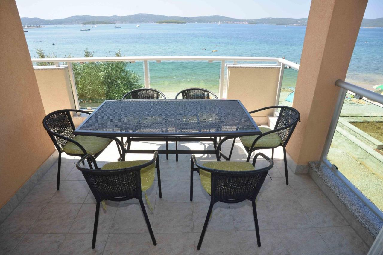 Apartments Citrine On The Beach بيوغْغاد نا موغو المظهر الخارجي الصورة