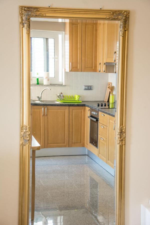 Apartments Citrine On The Beach بيوغْغاد نا موغو المظهر الخارجي الصورة