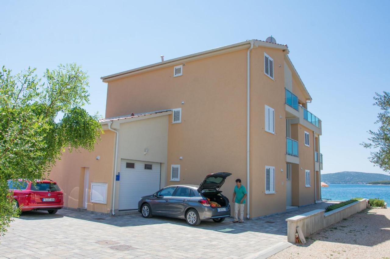 Apartments Citrine On The Beach بيوغْغاد نا موغو المظهر الخارجي الصورة