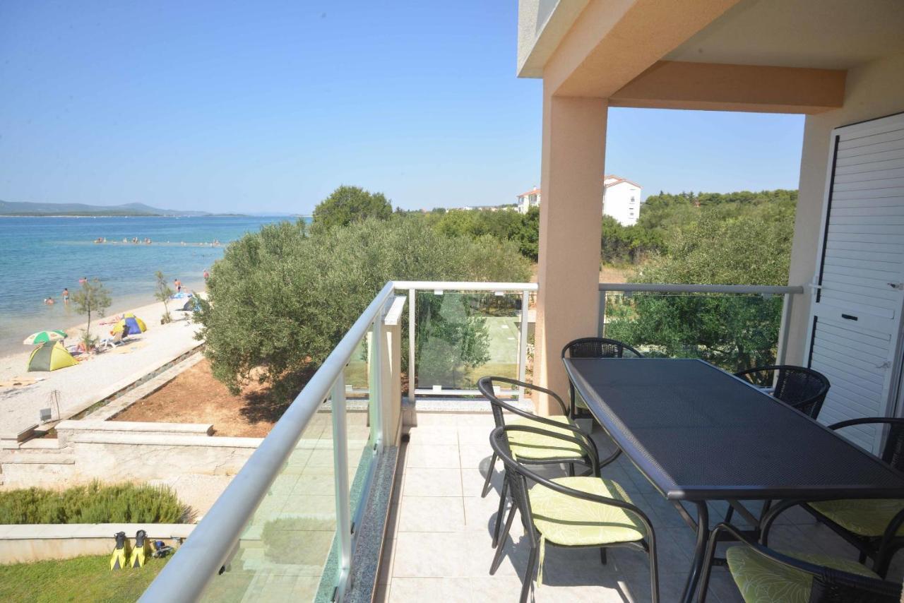 Apartments Citrine On The Beach بيوغْغاد نا موغو المظهر الخارجي الصورة