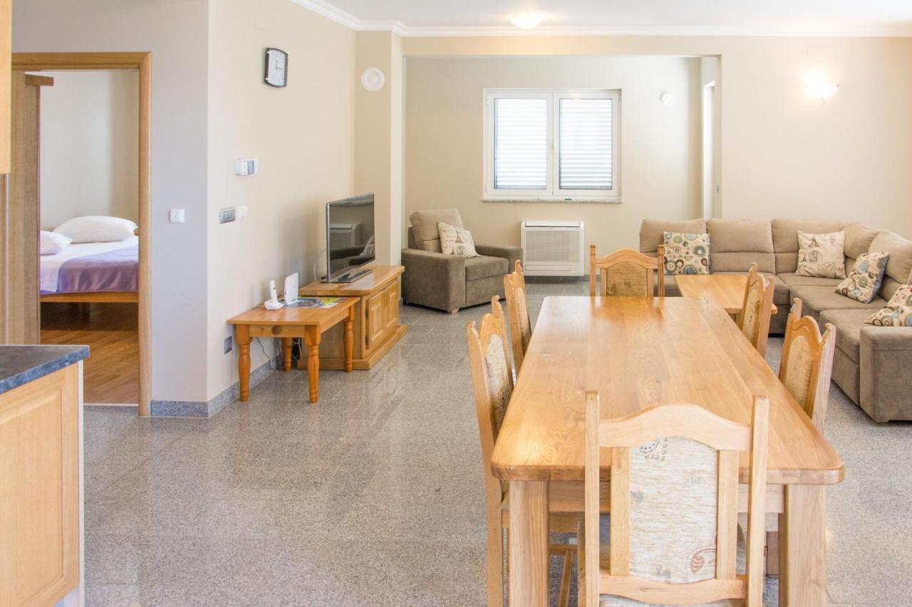 Apartments Citrine On The Beach بيوغْغاد نا موغو المظهر الخارجي الصورة