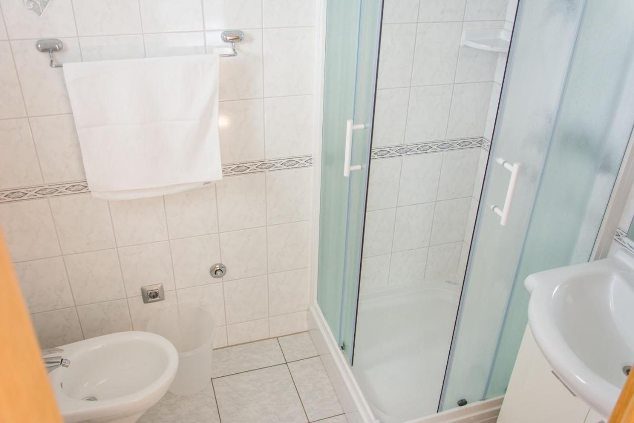 Apartments Citrine On The Beach بيوغْغاد نا موغو المظهر الخارجي الصورة